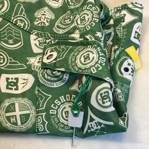 Men’s DC board shorts with Allan key attached - Picture 3 of 3